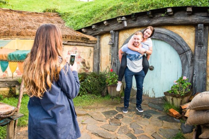 Auckland: Hobbiton Movie Set Tour With Lunch - Guided Tour