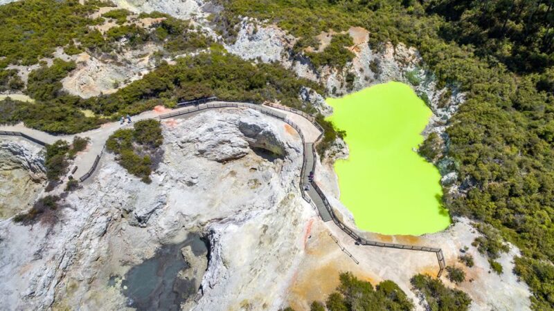 Auckland: Hobbiton, Rotorua and Wai-O-Tapu Day Tour - Key Points