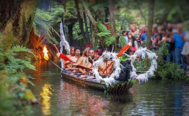Auckland: Mori Evening Dinner and Private Show Experience - Key Points