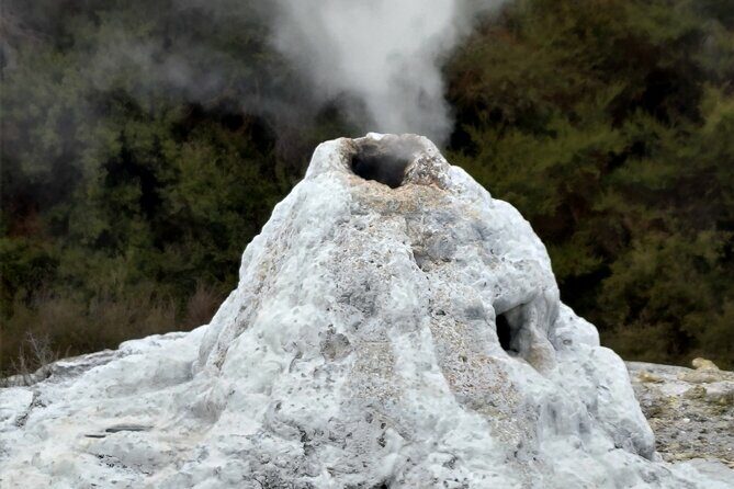 Auckland: Rotorua, Taupo, Waiotapu & Huka Falls Private Trip - Key Points