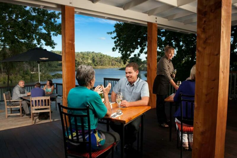 Auckland: Scenic Boat Cruise to the Riverhead Tavern - Key Points