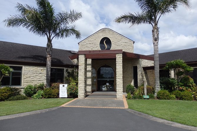 Auckland Scenic Day Tour Full-Day- 8 HOURS - Scenic Drive Across Waitemata Harbour