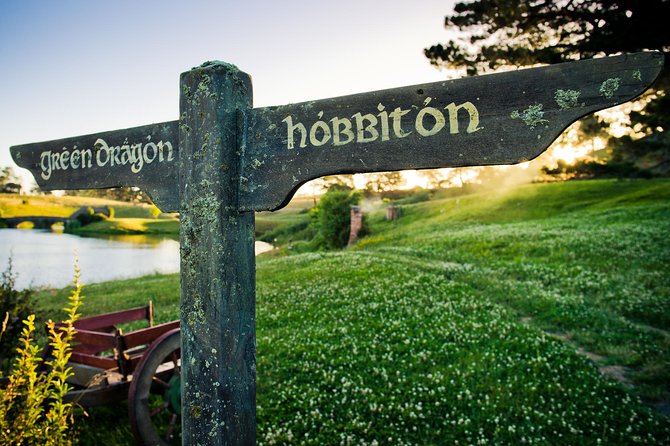 Auckland to Rotorua via Waitomo Caves and Hobbiton Movie Set One-Way Private - Hobbiton Movie Set