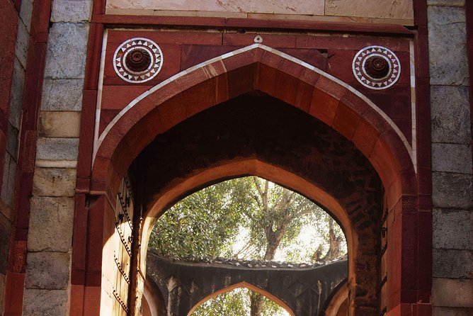 Audio Guided Walk of Humayuns Tomb & Nizammudin Basti, Delhi on HopOn India App - Highlights of the Tour