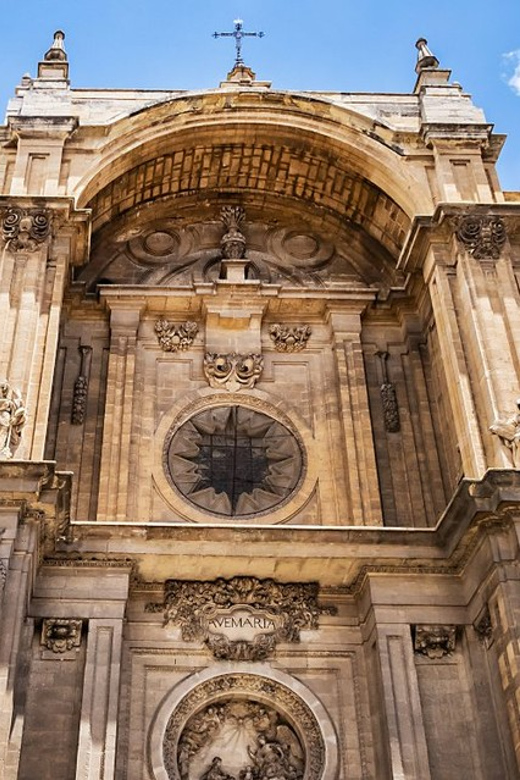 Audio Tour of the Historic Center of Granada - Tour Format and Accessibility