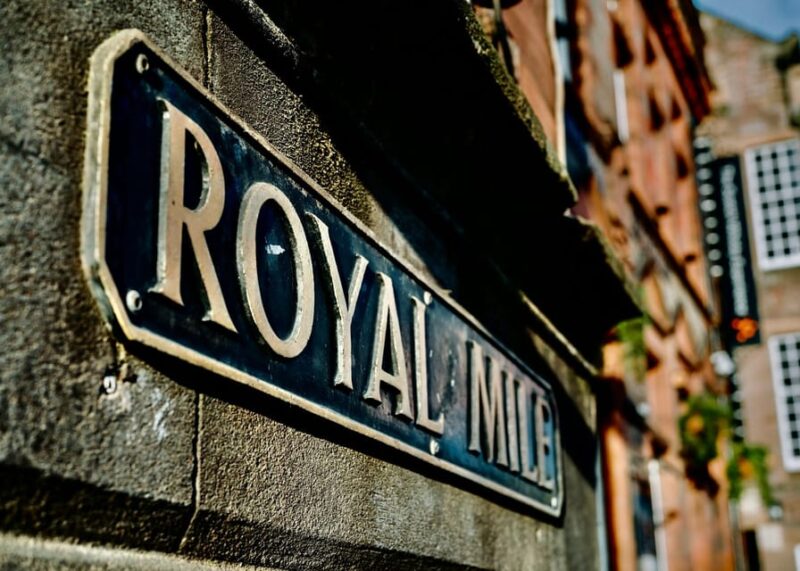Audio Tour Royal Mile: From the Castle to the Tron Kirk - Experience Highlights