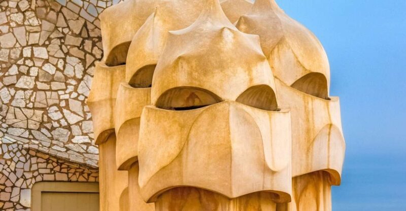 Audiotour of Modernist Barcelona and Its Secrets - Key Points