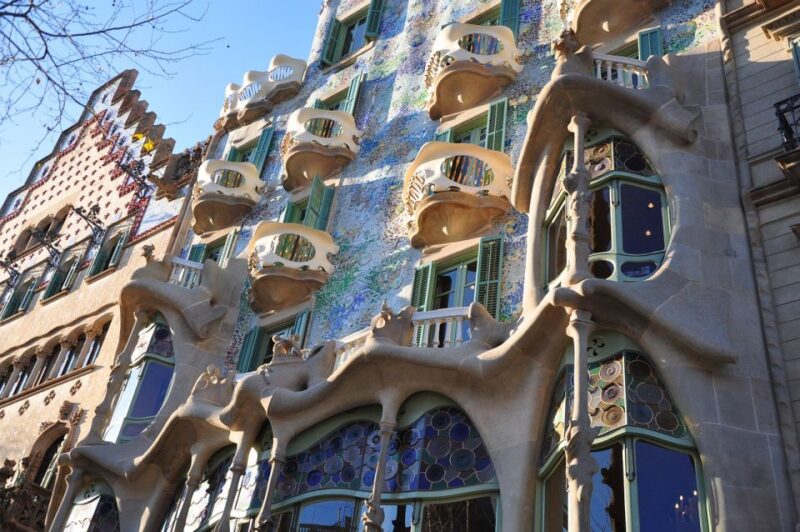 Audiotour of Modernist Barcelona and Its Secrets - Exploring Local Culture and History