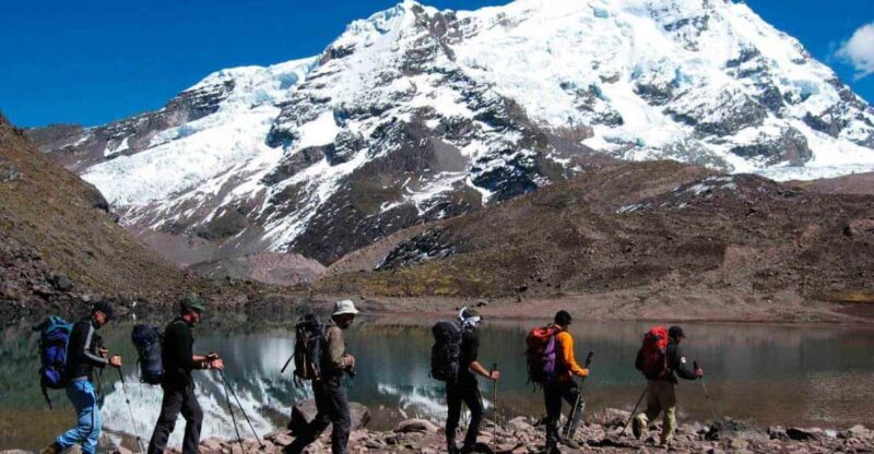 Ausangate Trek + Rainbow Mountain 2 Days |Lunch| - Day 1 Itinerary