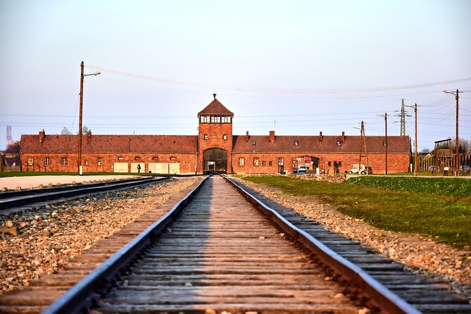 Auschwitz and Birkenau Guided Tour With Fast Track Tickets - Meeting Points