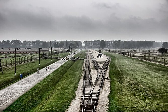 Auschwitz and Birkenau Tour With Hotel Pick up From Krakow - Logistics and Meeting Points