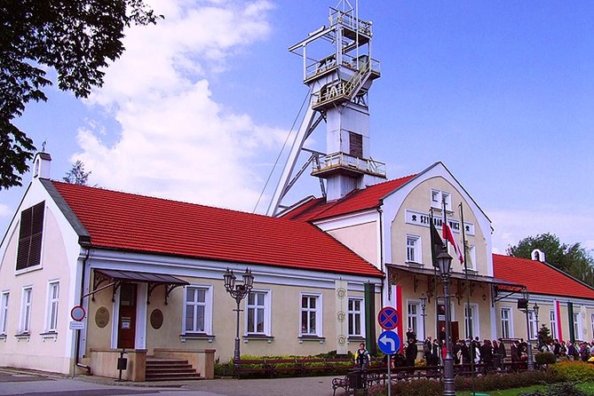 Auschwitz-Birkenau and Salt Mine Full Day Tour - Auschwitz-Birkenau Memorial and Museum