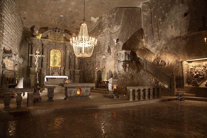 Auschwitz- Birkenau and Wieliczka Salt Mine in One Day - Visiting Auschwitz-Birkenau