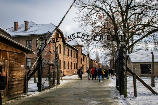 Auschwitz-Birkenau Guided Tour From Krakow With Hotel Pickup - Inclusions and Exclusions