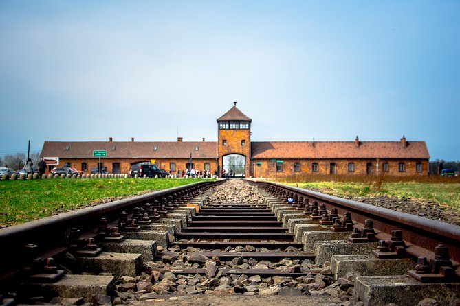 Auschwitz-Birkenau Guided Tour With Hotel Pickup in the Midday - Tour Guides Knowledge and Presentation