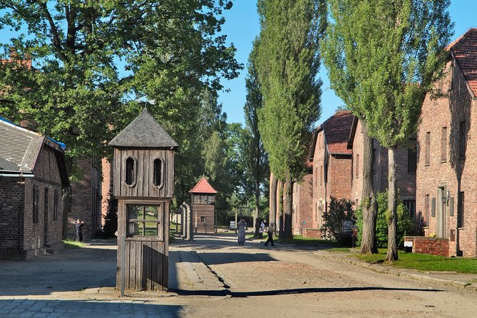 Auschwitz-Birkenau Museum and Memorial Guided Tour From Krakow - Auschwitz-Birkenau Complex