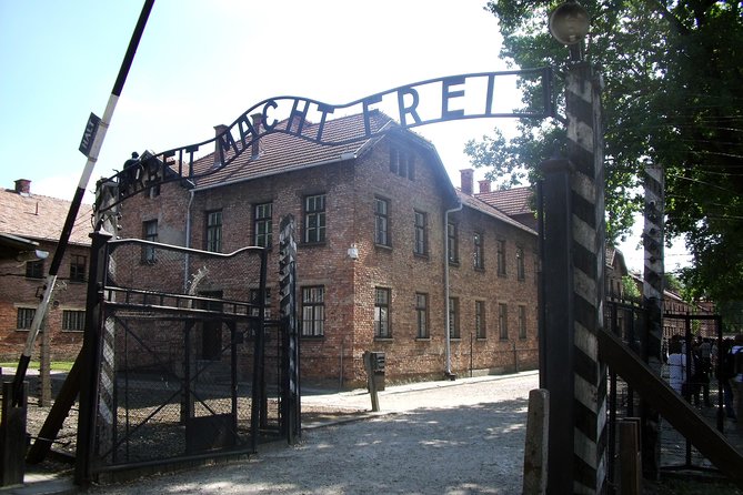 Auschwitz Birkenau Museum and Salt Mine All Inclusive DAY TRIP With Local Guides - Group Size and Cancellation Policy