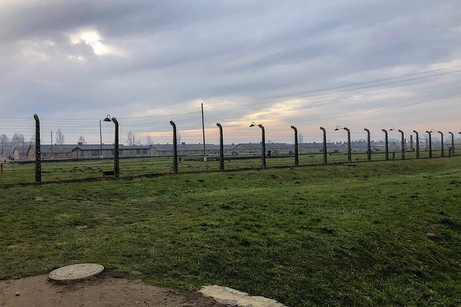 Auschwitz - Birkenau Tour With Private Transport From Krakow - Visiting Auschwitz-Birkenau