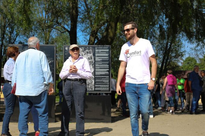 Auschwitz: Fast-Track Entry Ticket and Guided Tour - Booking and Cancellation Policy