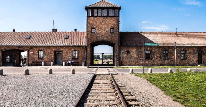 Auschwitz Ticket and Full-Day Tour From Krakow - Itinerary Details