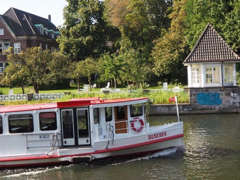 Aussenalster: Celebrities, Waterfronts, and Nature Cycle Tour - Experience Highlights