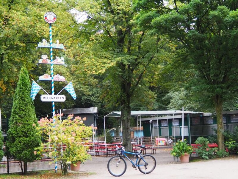 Aussenalster: Celebrities, Waterfronts, and Nature Cycle Tour - Meeting Point and Requirements