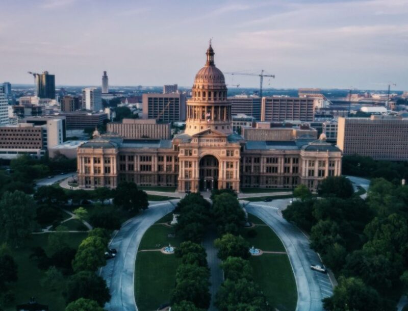 Austin: Sunset Boat Cruise With Bat Watching - Key Points