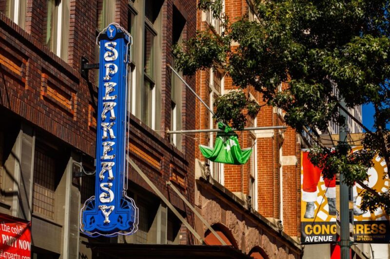 Austin's Treasures: A Heroic Downtown Discovery Walk - Discovering Lively Culture