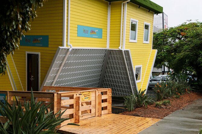 Australia's First Upside Down House Photo Experience - Key Points