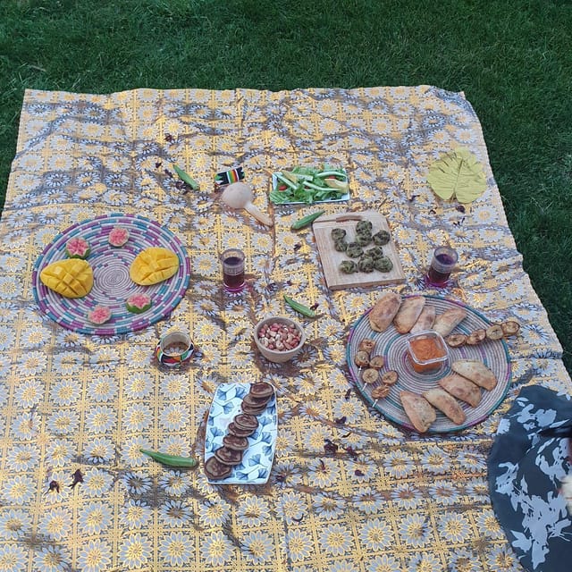 Authentic African Picnic : Tasty and Cultural Time in Paris - Picnic Setting