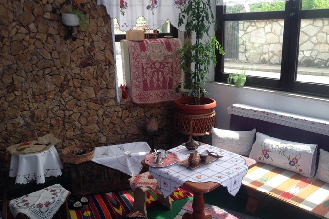 Authentic Antique Museum Home - Accessibility