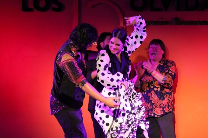 Authentic Flamenco Show & Tapas Tour in Granada - Additional Information
