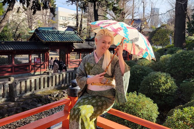 Authentic Kimono Culture Experience: Dress, Walk, and Capture - Group Size and Capacity