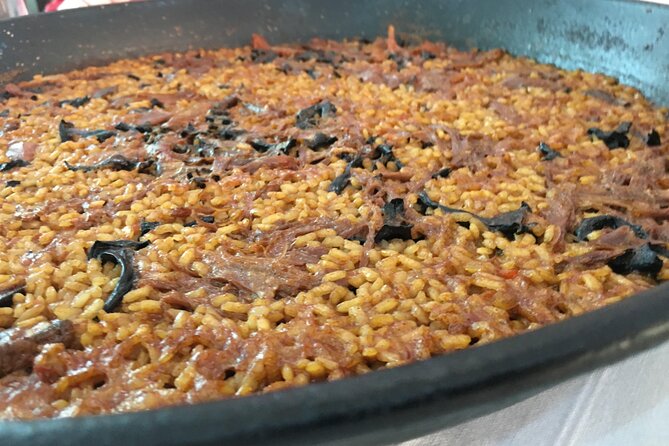 Authentic Paella Dinner in Valencia by MasterChef Contestants - Connecting With Local Hosts