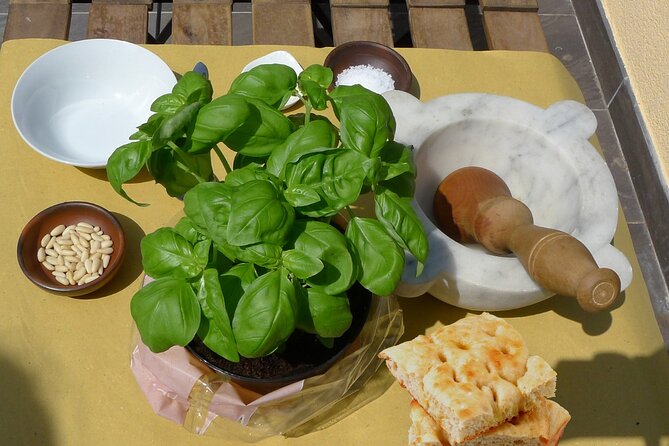 Authentic Pesto Cooking Class in Manarola at Cinque Terre - Engaging Instruction and Hands-on Learning