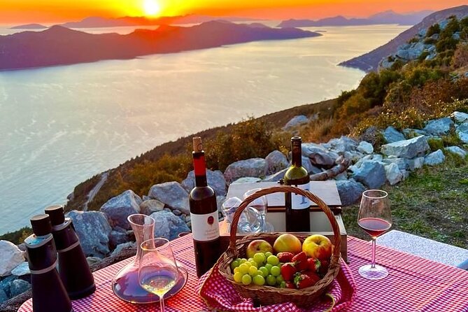 Authentic Private Viewpoint Wine&Dine Tour - Tour Accessibility
