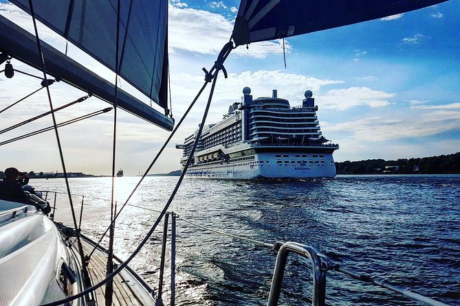 Authentic Sailing Trip to the Gates of Hamburg From Wedel - Getting to the Departure Point