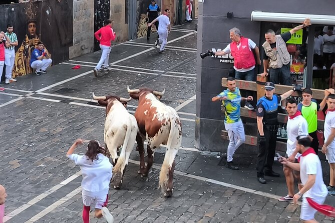 Authentic San Fermín Experience With Balcony and Buffet Breakfast. - Cancellation and Refund Policy