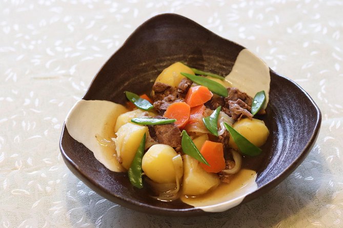 Authentic Seasonal Japanese Home Cooking Lesson With a Charming Local in Kyoto - Alcoholic and Non-alcoholic Beverages