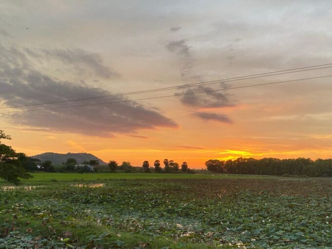 Authentic Siem Reap: Tuk Tuk Countryside and Sunset Tour - Sunset at Phnom Krom