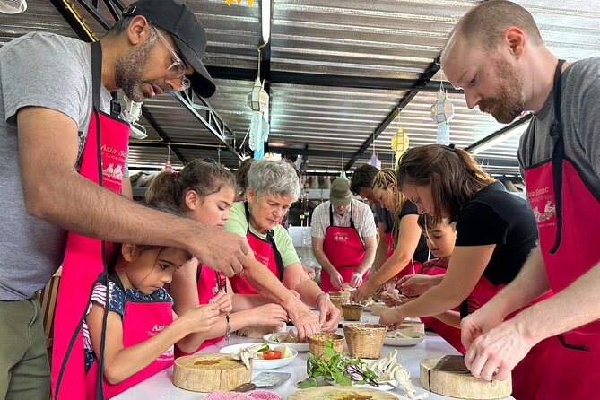 Authentic Thai Cooking Class and Farm Visit in Chiang Mai - Farm and Market Tour