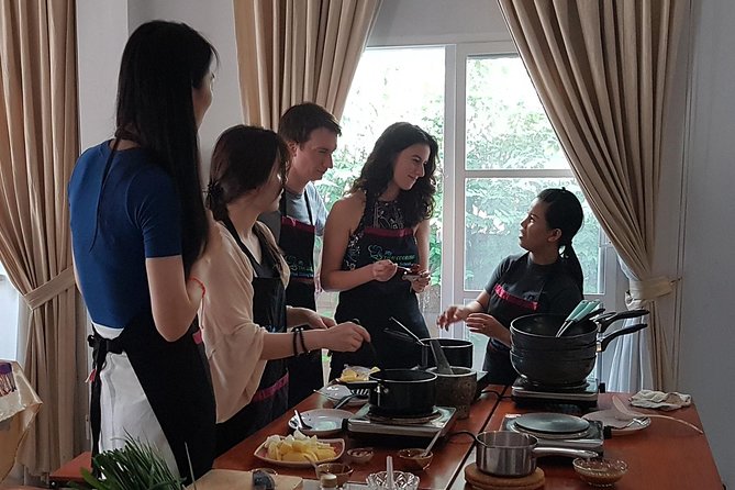 Authentic Thai Cooking Class and Local Market Tour - Meeting and Pickup Information