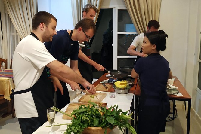 Authentic Thai Cooking Class and Local Market Tour - Key Features of the Tour