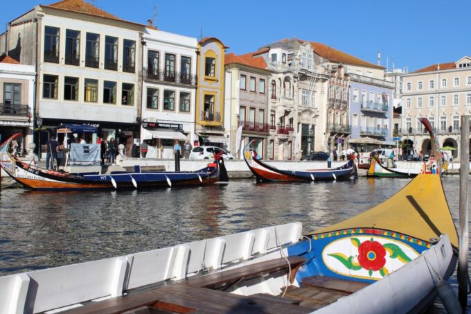 Aveiro: Private Walking Tour in the City and Moliceiro Boat - Immersive Moliceiro Boat Tour