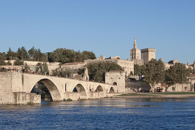 Avignon and Chateauneuf Du Pape - 8hours - Discover the Pont Davignon
