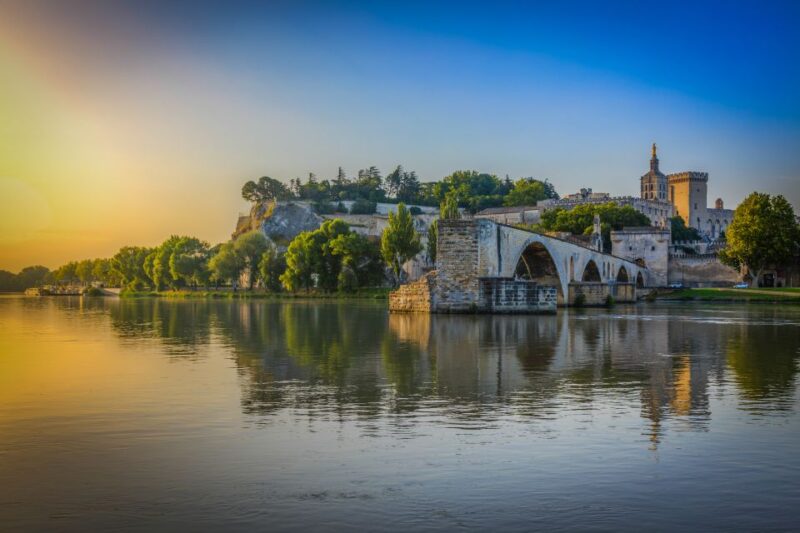 Avignon City of Popes and Wine Tasting Private Full Day Tour - Avignons Architectural Highlights