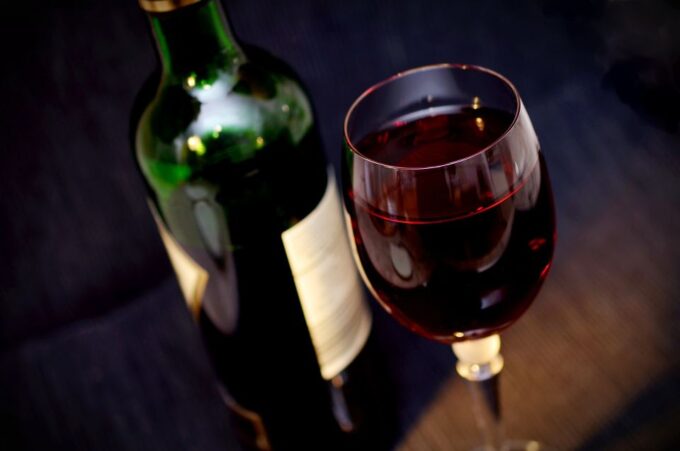 Avignon Private Guided Tour and Wine Tastings From Marseille - Tasting Local Wines, Ham, and Cheese