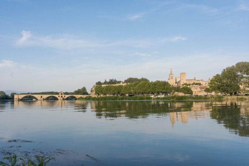 Avignon, Saint-Rémy, Les Baux & Pont Du Gard Full Day - Lunch in Avignon