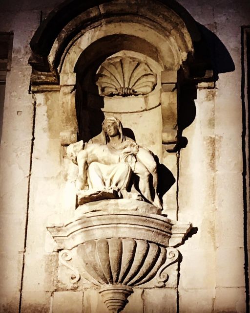 Avignon: The Night Amble Between Bourgeois and Christians - Frequently Asked Questions