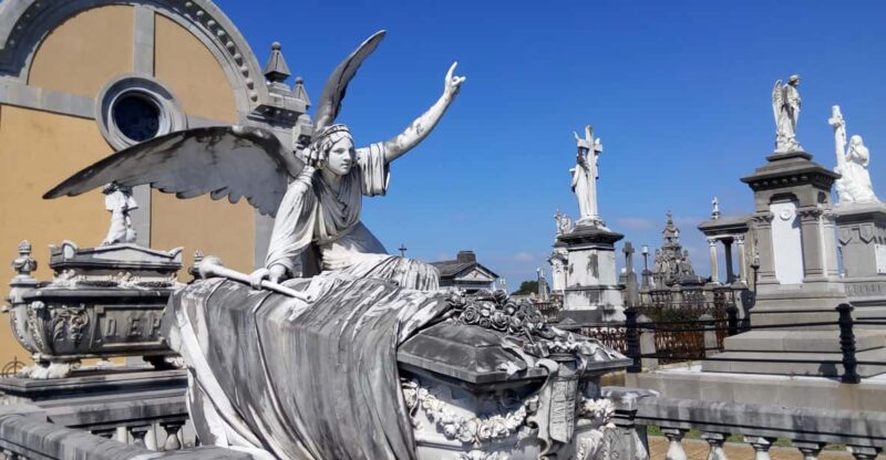 Avilés: Guided Tour of the La Carriona Cemetery - Cemetery Significance
